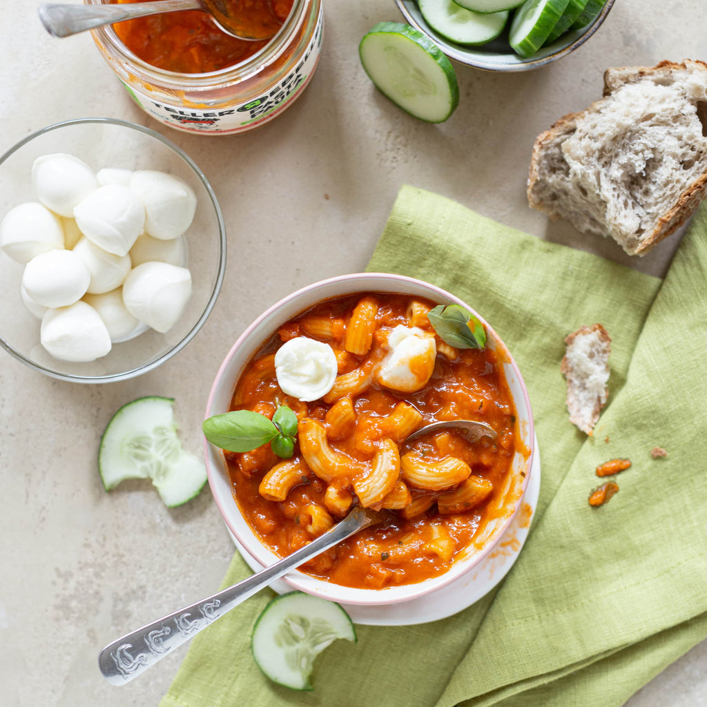 TellerRebellen - Pasta Paula - Bio Tomaten Gemüse mit Hörnchen Nudeln - Serviervorschlag mit Produkt